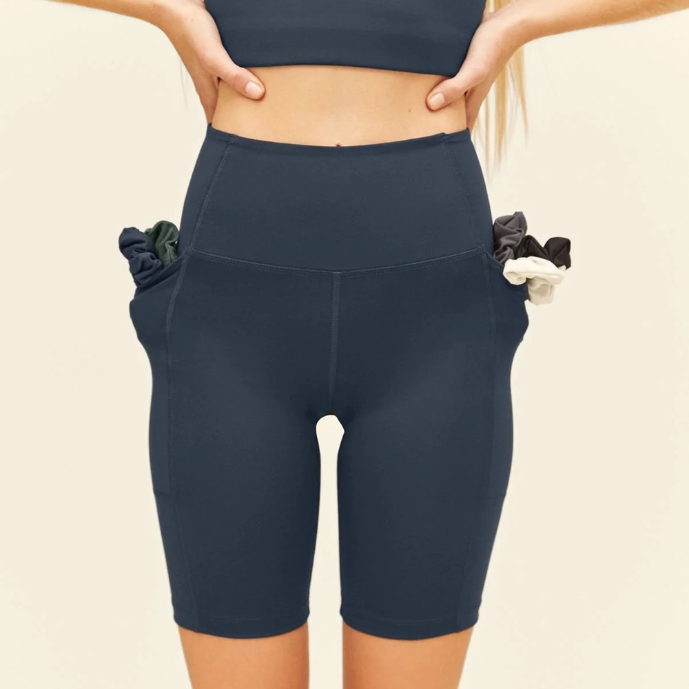 XL girlfriend collective Midnight High-Rise Pocket Bike Short